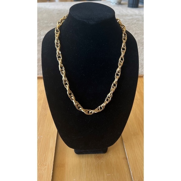 Vintage Gold Tone Link Necklace - Picture 1 of 3